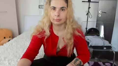 eroticsensualkitty4u online show from January 7, 2025, 8:13 am