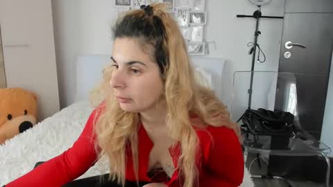 eroticsensualkitty4u online show from January 10, 2025, 9:13 am