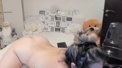 eroticsensualkitty4u online show from February 4, 2026, 7:31 pm