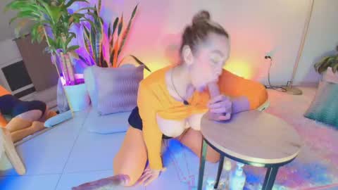 TINY  online show from April 29, 2026, 4:27 am