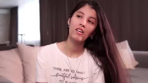 Snapshot of erynharteau chatting on January 12, 2026, 9:25 am Hi Im Lori online show from January 12, 2026, 9:25 am