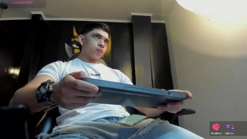 Snapshot of eryonbradley chatting on September 18, 2025, 11:12 am Eryon online show from September 18, 2025, 11:12 am