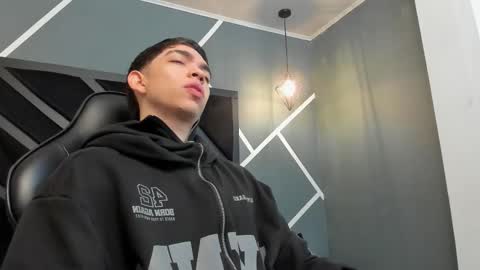 Snapshot of eryonbradley chatting on October 7, 2025, 11:18 am Eryon online show from October 7, 2025, 11:18 am