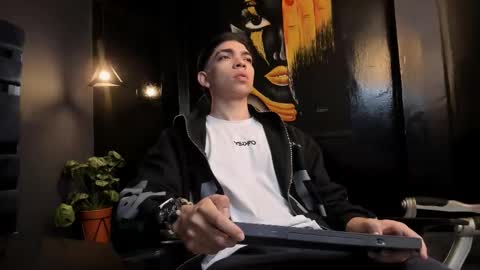 Snapshot of eryonbradley chatting on October 21, 2025, 11:22 am Eryon online show from October 21, 2025, 11:22 am