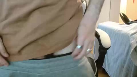 Erzzoo online show from November 9, 2025, 11:08 am