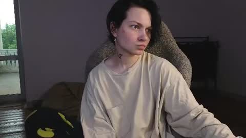 esajukyy online show from June 12, 2026, 2:49 pm