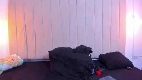 Scarlett online show from February 19, 2026, 4:08 am