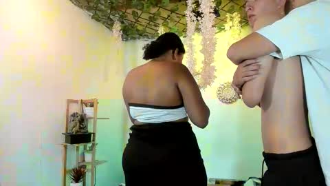 Snapshot of escarlet_hot06 chatting on February 25, 2026, 1:48 am escarlet_hot06 online show from February 25, 2026, 1:48 am