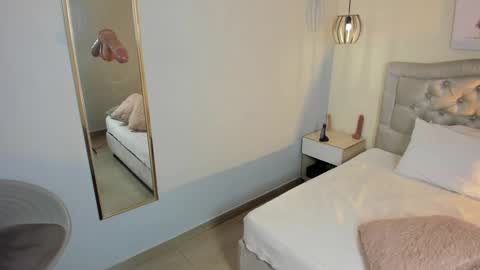 Snapshot of escarleth__ chatting on September 18, 2025, 3:36 pm Escarlet online show from September 18, 2025, 3:36 pm