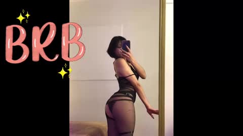 Snapshot of escarlett_wii chatting on January 6, 2025, 2:04 am SCARLETT online show from January 6, 2025, 2:04 am