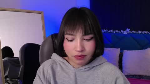 Snapshot of escarlett_wii chatting on January 8, 2025, 12:37 pm SCARLETT online show from January 8, 2025, 12:37 pm