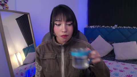 Snapshot of escarlett_wii chatting on January 10, 2025, 12:47 pm SCARLETT online show from January 10, 2025, 12:47 pm