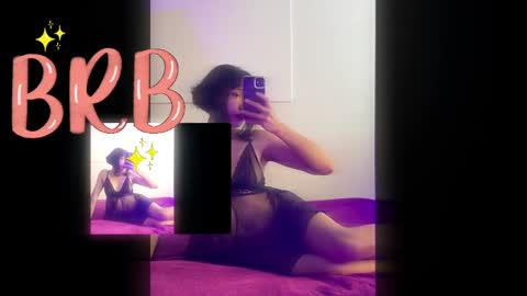 Snapshot of escarlett_wii chatting on January 26, 2025, 6:37 pm SCARLETT online show from January 26, 2025, 6:37 pm