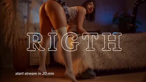 Snapshot of escarlett_wii chatting on September 23, 2025, 12:30 pm SCARLETT online show from September 23, 2025, 12:30 pm