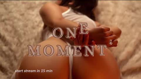 Snapshot of escarlett_wii chatting on October 10, 2025, 12:15 pm SCARLETT online show from October 10, 2025, 12:15 pm