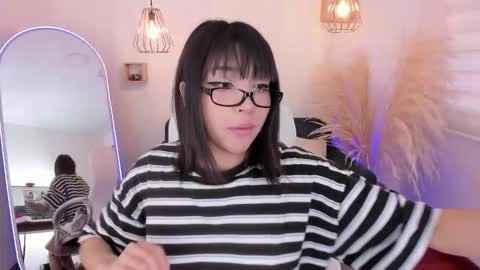 Snapshot of escarlett_wii chatting on October 18, 2025, 12:50 pm SCARLETT online show from October 18, 2025, 12:50 pm