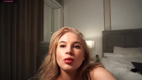 Eseniya online show from February 28, 2025, 7:37 am