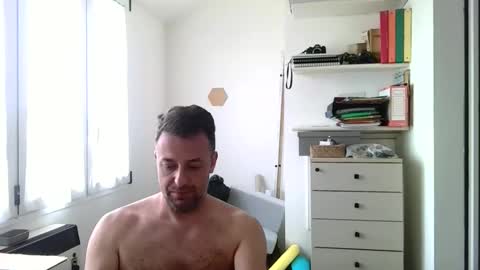 esibizionista 91 online show from May 13, 2026, 7:28 am