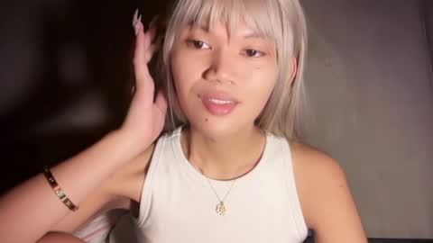 Snapshot of esilchan chatting on April 20, 2026, 3:42 am Chelliane online show from April 20, 2026, 3:42 am