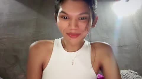 Snapshot of esilchan chatting on May 10, 2026, 1:49 pm Chelliane online show from May 10, 2026, 1:49 pm