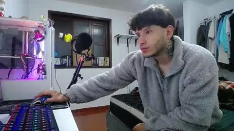 Esteban online show from January 4, 2025, 4:12 am