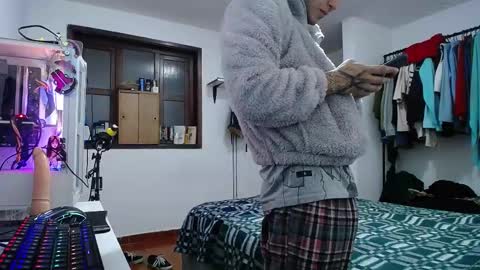 Esteban online show from January 21, 2025, 2:33 am