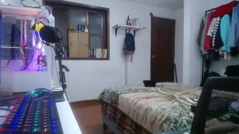 Esteban online show from January 22, 2025, 2:37 am
