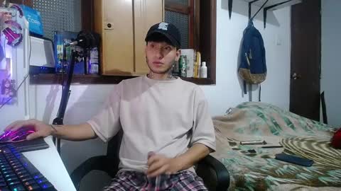 Esteban online show from February 8, 2025, 4:36 am