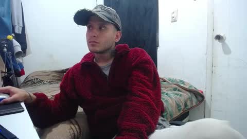 Snapshot of esjrobles chatting on October 14, 2025, 10:43 pm Esteban online show from October 14, 2025, 10:43 pm