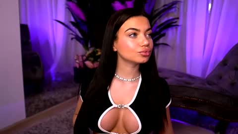 Esme online show from March 5, 2025, 2:25 am