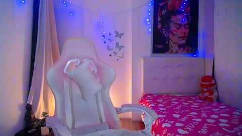 Esmeralda online show from December 24, 2024, 1:39 pm