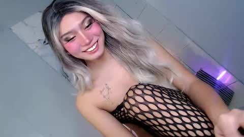 Snapshot of esmeralda28x chatting on July 31, 2026, 12:32 am esmeralda28x online show from July 31, 2026, 12:32 am