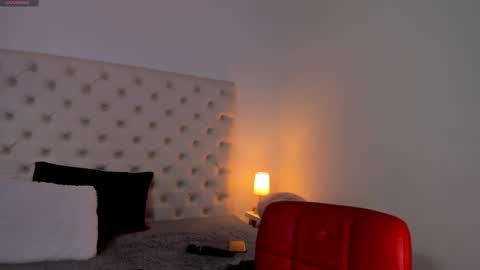 Snapshot of esmeralda_06 chatting on February 8, 2025, 6:22 pm esmeralda online show from February 8, 2025, 6:22 pm