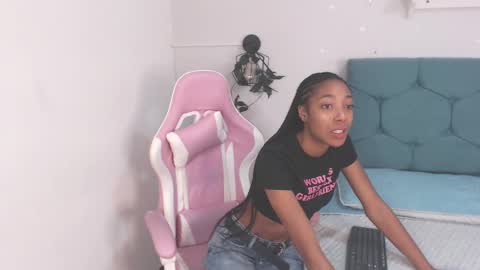 esmeralda_bk online show from February 5, 2025, 3:31 pm