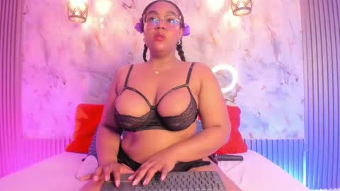 esmeralda online show from February 13, 2025, 9:09 am