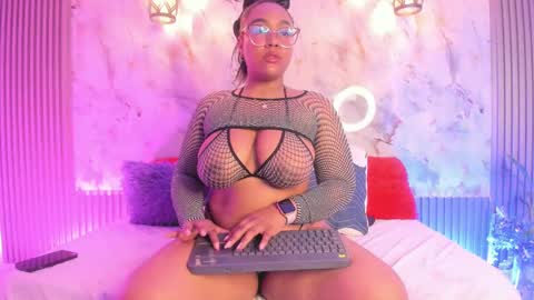 esmeralda online show from February 22, 2025, 12:29 pm