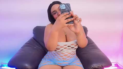 esmeralda online show from November 11, 2025, 9:09 am