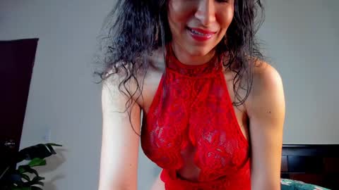 K E Y R A  independent model  online show from December 20, 2024, 3:47 am