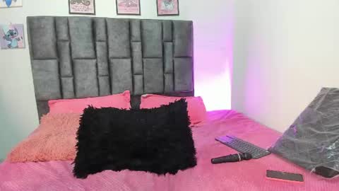 Perla online show from June 10, 2026, 11:42 am