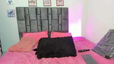 Perla online show from June 11, 2026, 7:50 am