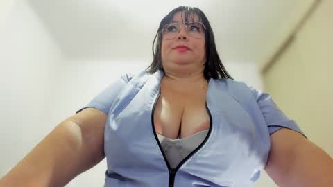Esmeralda online show from December 2, 2024, 10:45 pm