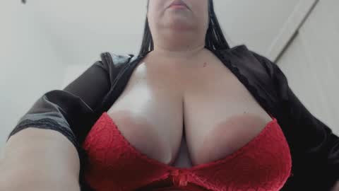 Esmeralda online show from January 30, 2025, 9:25 pm