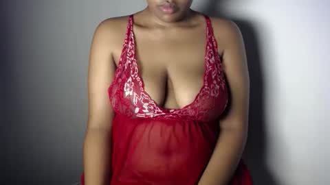Snapshot of esmeray_ chatting on May 30, 2026, 1:14 am Esme online show from May 30, 2026, 1:14 am