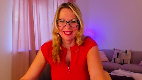 Esmi online show from December 6, 2024, 1:55 pm