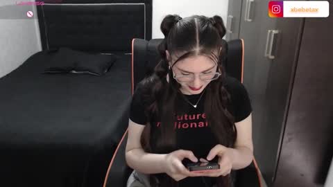 Snapshot of espagamer5 chatting on October 22, 2025, 5:56 pm Xbebetax online show from October 22, 2025, 5:56 pm