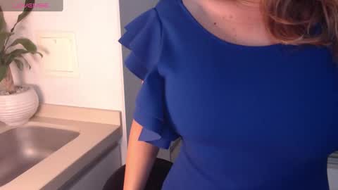 Snapshot of esperanza86_ chatting on January 2, 2025, 11:38 pm Juliana online show from January 2, 2025, 11:38 pm