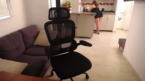 Snapshot of esperanza86_ chatting on March 8, 2026, 2:21 pm Juliana online show from March 8, 2026, 2:21 pm