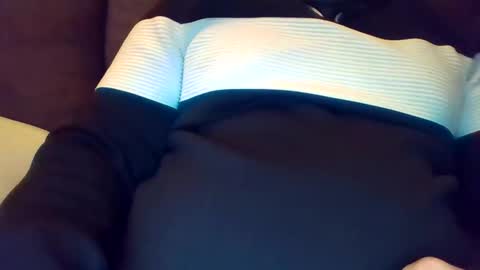 essex1987guy online show from September 17, 2025, 11:17 pm