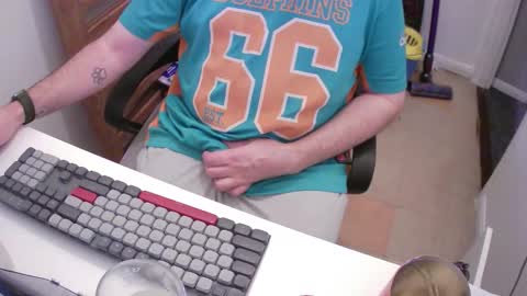 Morph online show from November 23, 2025, 8:52 pm