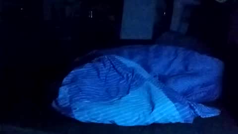 Snapshot of essoisso chatting on April 4, 2026, 11:35 pm essoisso online show from April 4, 2026, 11:35 pm